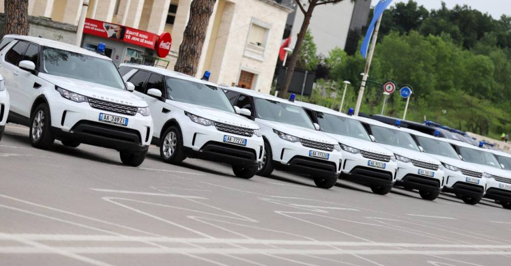 Qeveria redukton me 50 per qind shpenzimet e transportit te funksionareve
